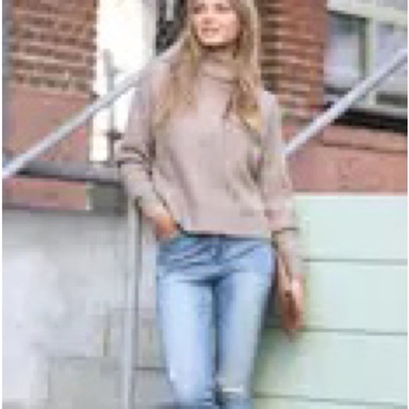 Turtle neck honeycomb sweater - Picture 2 of 4